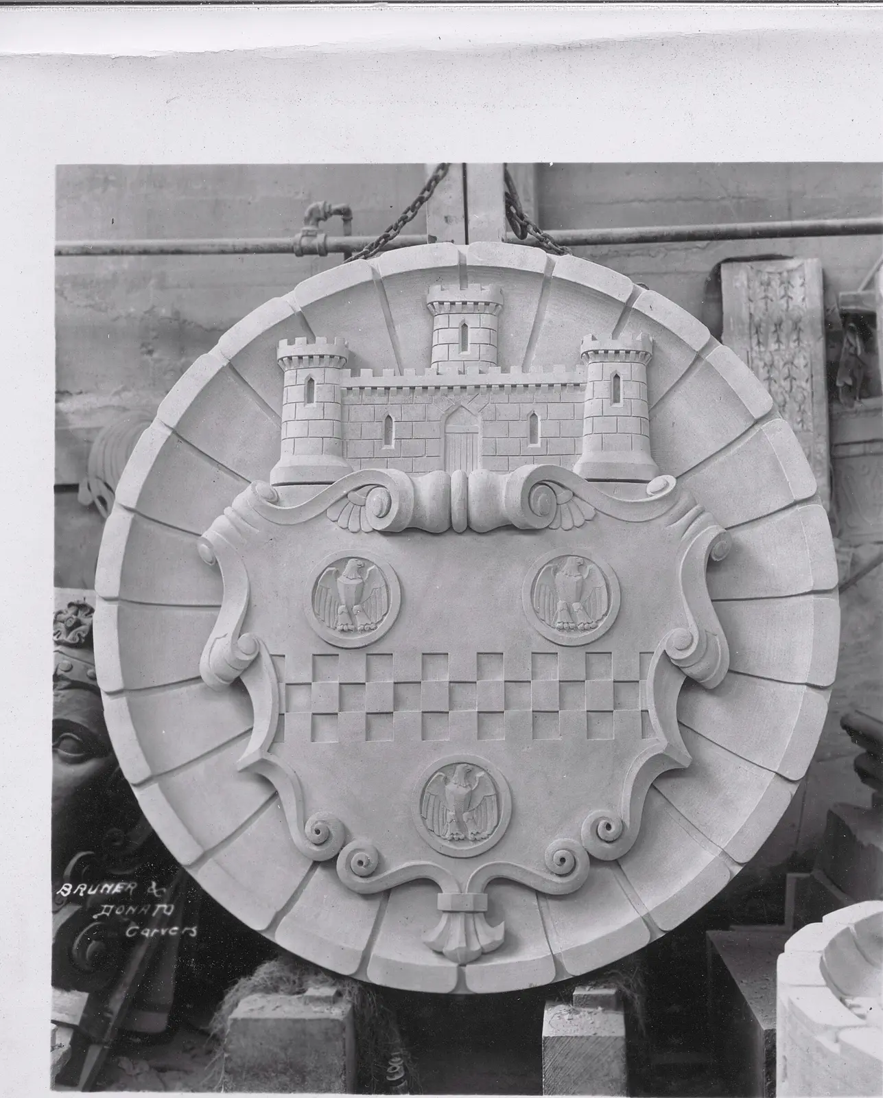 Heraldic crest